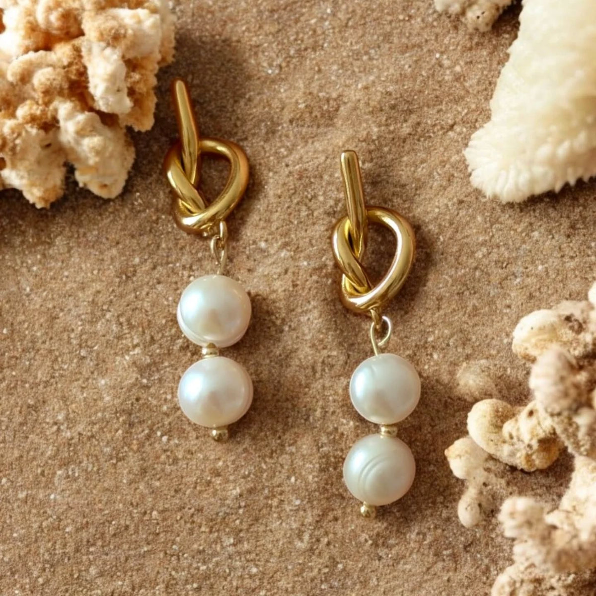 Boucles d'Oreilles Nœud Doré et Perles